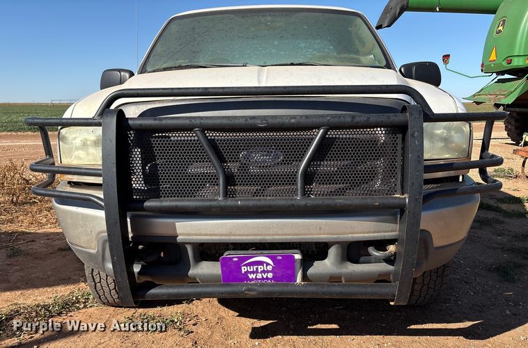 image for item EF6175 2004 Ford F250 Super Duty SuperCab pickup truck