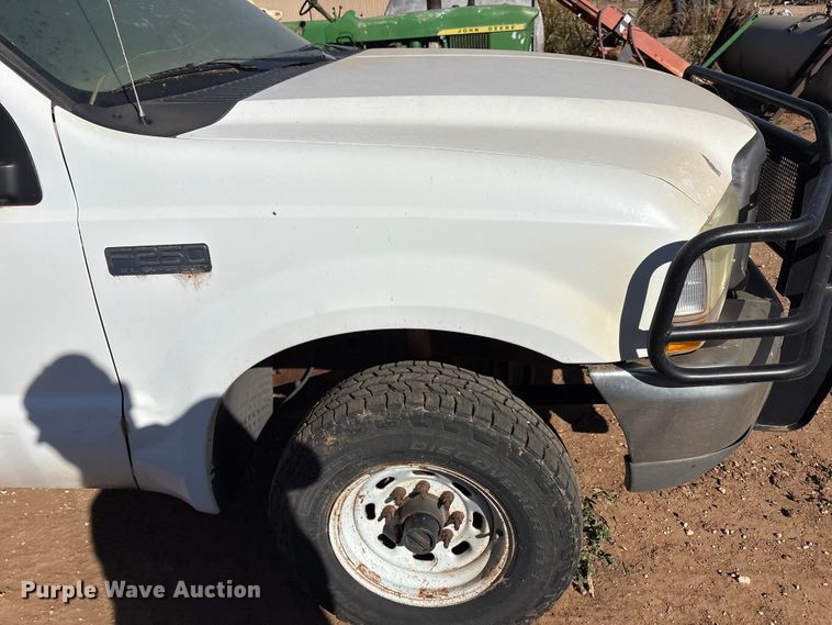 image for item EF6175 2004 Ford F250 Super Duty SuperCab pickup truck
