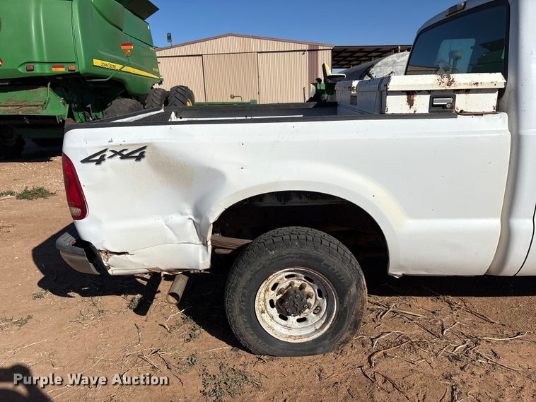 image for item EF6175 2004 Ford F250 Super Duty SuperCab pickup truck