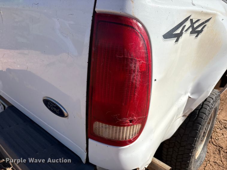 image for item EF6175 2004 Ford F250 Super Duty SuperCab pickup truck