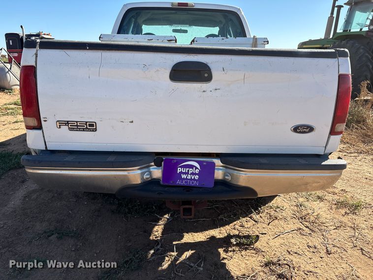 image for item EF6175 2004 Ford F250 Super Duty SuperCab pickup truck