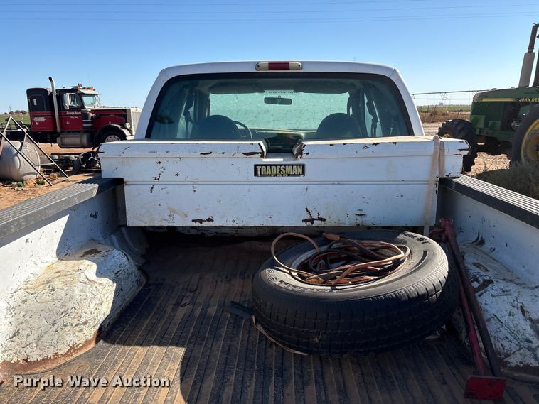 image for item EF6175 2004 Ford F250 Super Duty SuperCab pickup truck