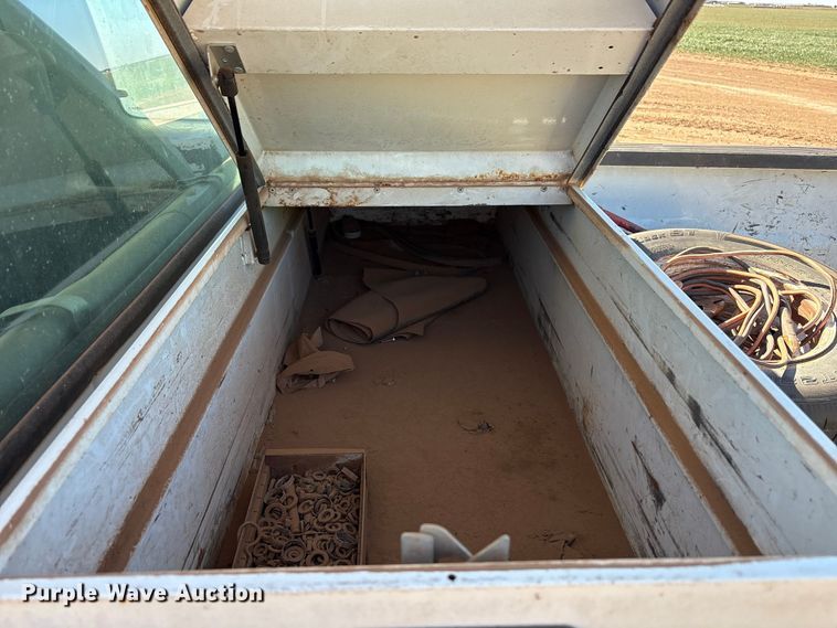 image for item EF6175 2004 Ford F250 Super Duty SuperCab pickup truck