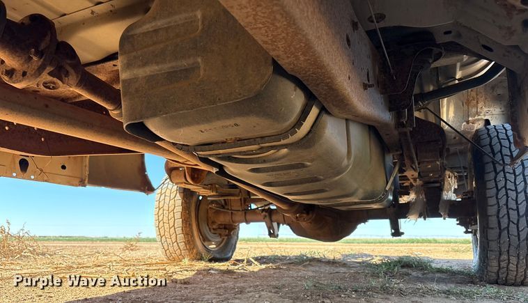 image for item EF6175 2004 Ford F250 Super Duty SuperCab pickup truck