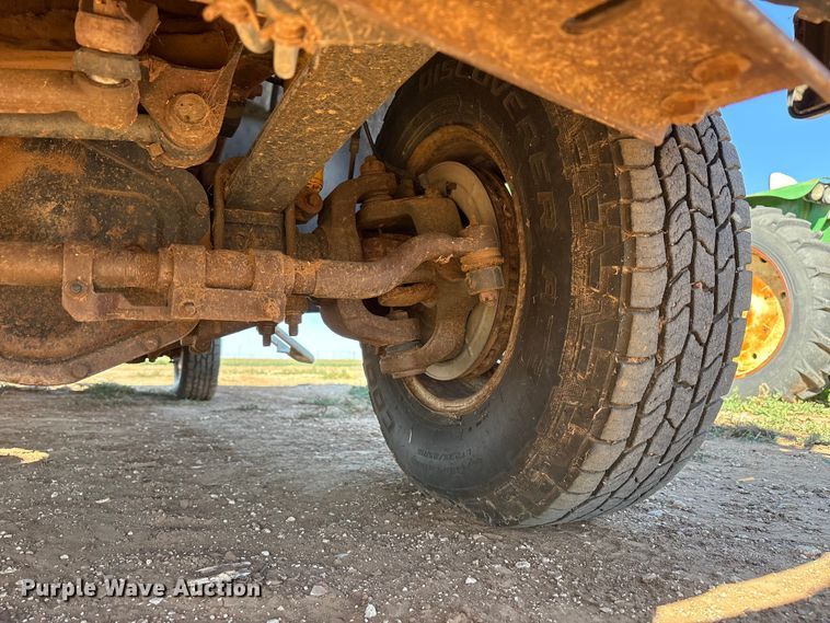 image for item EF6175 2004 Ford F250 Super Duty SuperCab pickup truck