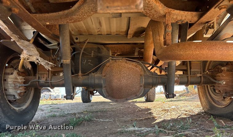 image for item EF6175 2004 Ford F250 Super Duty SuperCab pickup truck