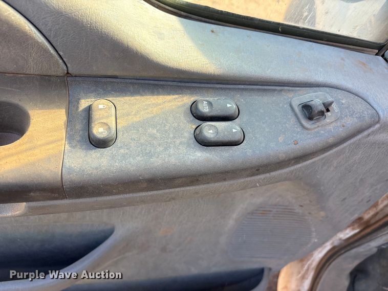 image for item EF6175 2004 Ford F250 Super Duty SuperCab pickup truck