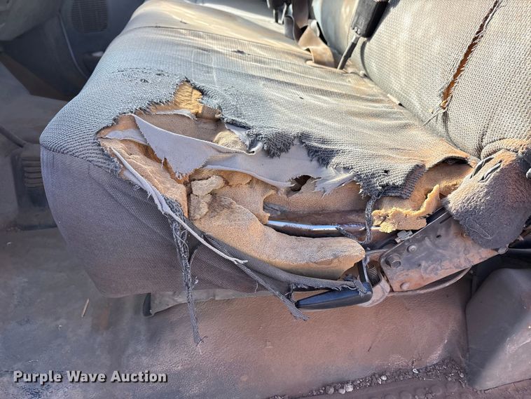 image for item EF6175 2004 Ford F250 Super Duty SuperCab pickup truck