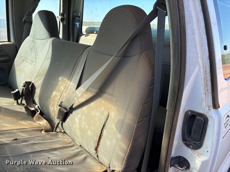 image for item EF6175 2004 Ford F250 Super Duty SuperCab pickup truck