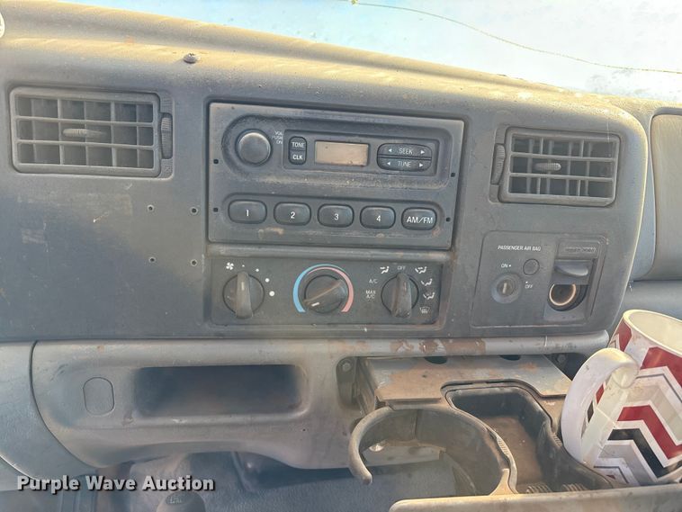 image for item EF6175 2004 Ford F250 Super Duty SuperCab pickup truck