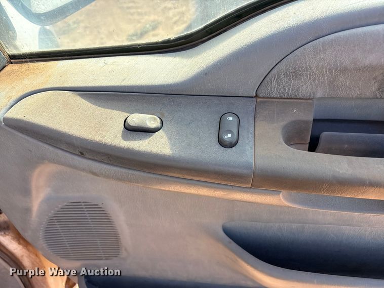 image for item EF6175 2004 Ford F250 Super Duty SuperCab pickup truck