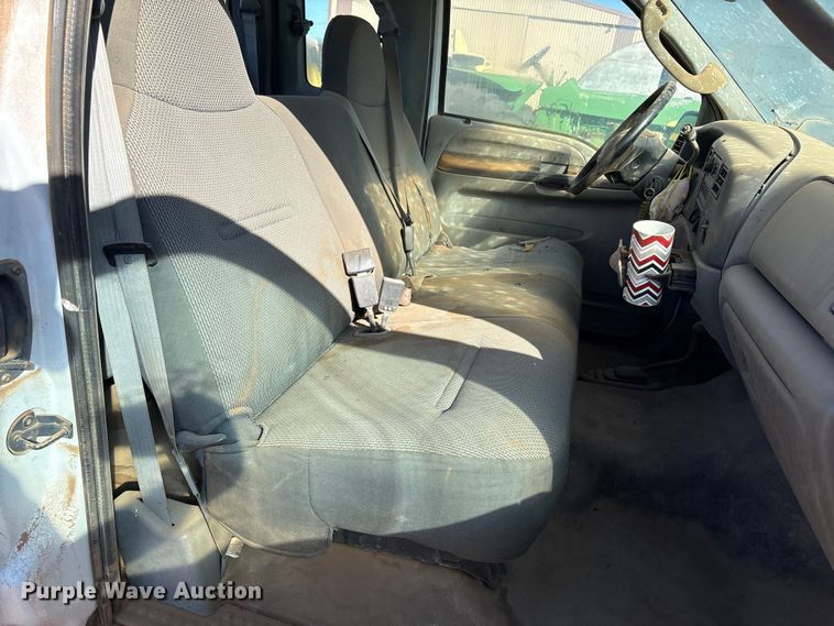 image for item EF6175 2004 Ford F250 Super Duty SuperCab pickup truck