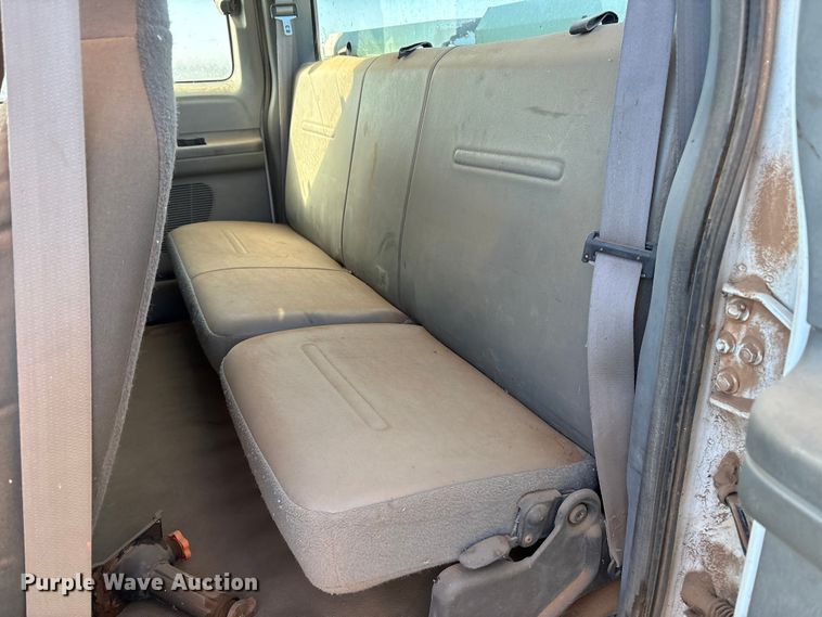 image for item EF6175 2004 Ford F250 Super Duty SuperCab pickup truck