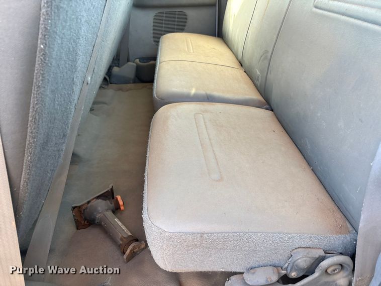 image for item EF6175 2004 Ford F250 Super Duty SuperCab pickup truck