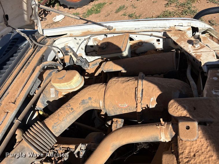 image for item EF6175 2004 Ford F250 Super Duty SuperCab pickup truck