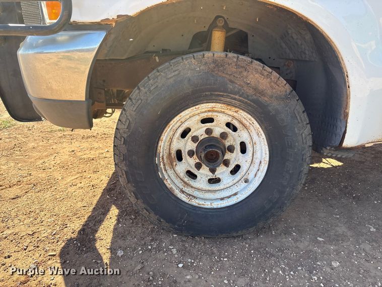 image for item EF6175 2004 Ford F250 Super Duty SuperCab pickup truck