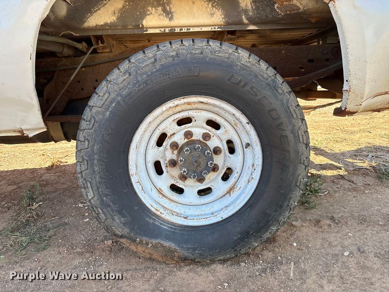 image for item EF6175 2004 Ford F250 Super Duty SuperCab pickup truck