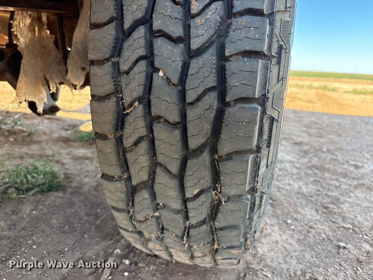 image for item EF6175 2004 Ford F250 Super Duty SuperCab pickup truck