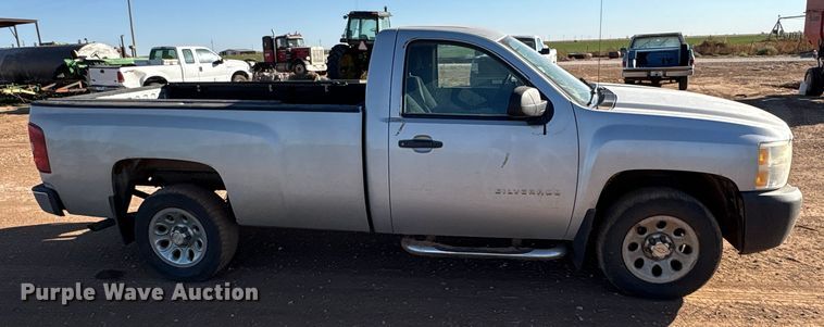 image for item EF6176 2010 Chevrolet Silverado 1500 pickup truck