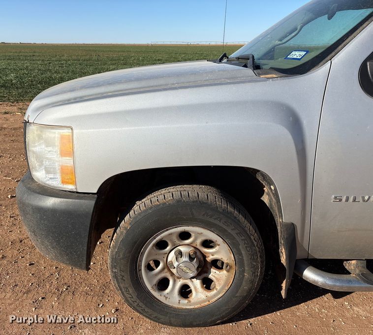 image for item EF6176 2010 Chevrolet Silverado 1500 pickup truck