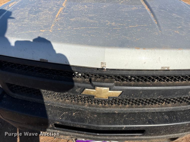 image for item EF6176 2010 Chevrolet Silverado 1500 pickup truck