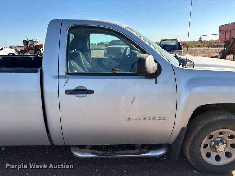 image for item EF6176 2010 Chevrolet Silverado 1500 pickup truck
