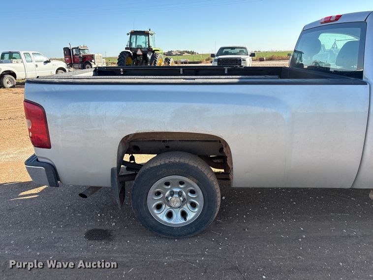 image for item EF6176 2010 Chevrolet Silverado 1500 pickup truck