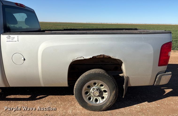 image for item EF6176 2010 Chevrolet Silverado 1500 pickup truck