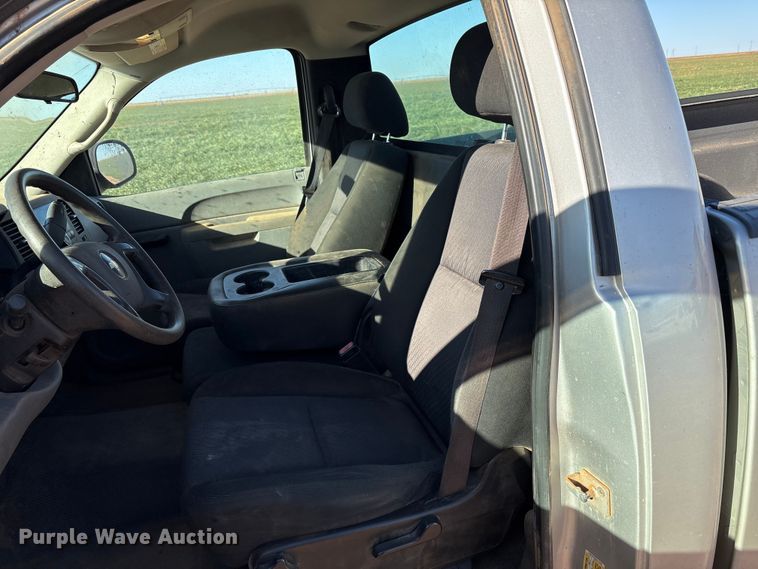 image for item EF6176 2010 Chevrolet Silverado 1500 pickup truck