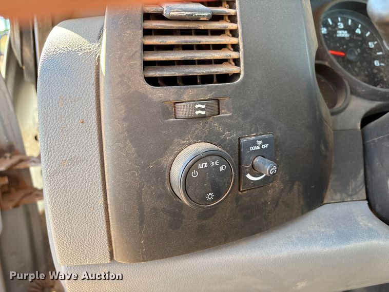 image for item EF6176 2010 Chevrolet Silverado 1500 pickup truck