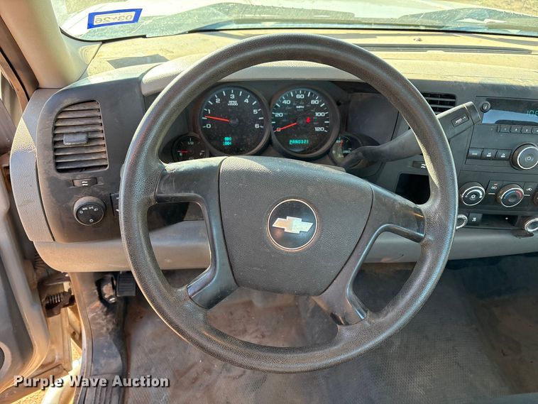 image for item EF6176 2010 Chevrolet Silverado 1500 pickup truck