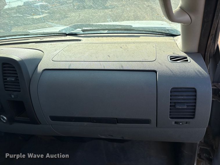 image for item EF6176 2010 Chevrolet Silverado 1500 pickup truck