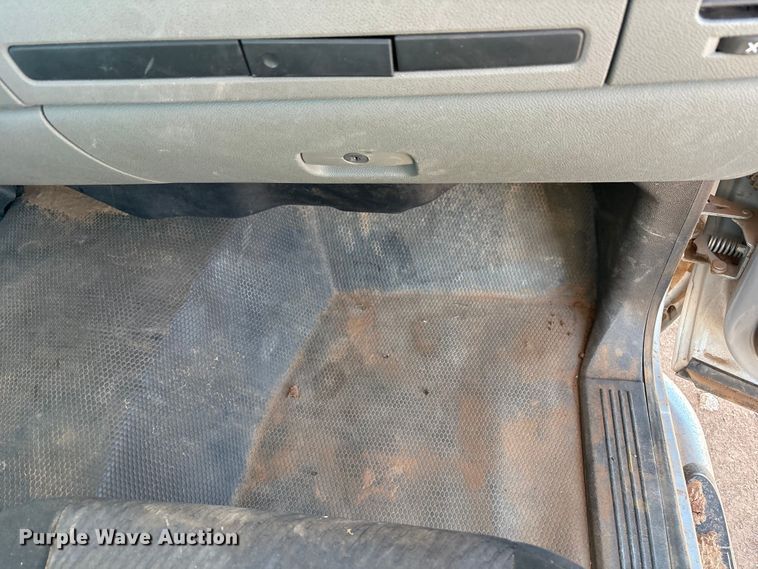 image for item EF6176 2010 Chevrolet Silverado 1500 pickup truck