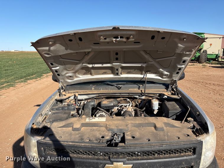 image for item EF6176 2010 Chevrolet Silverado 1500 pickup truck