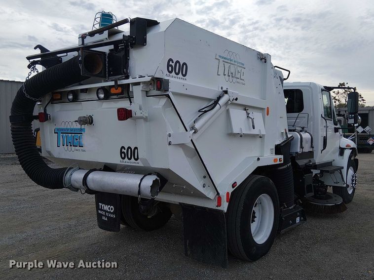 image for item EG1684 2013 International  4300M7 street sweeper truck