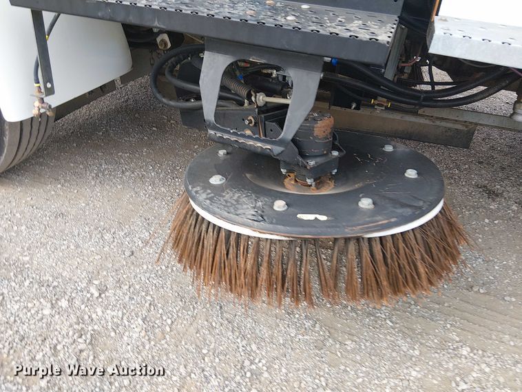 image for item EG1684 2013 International  4300M7 street sweeper truck