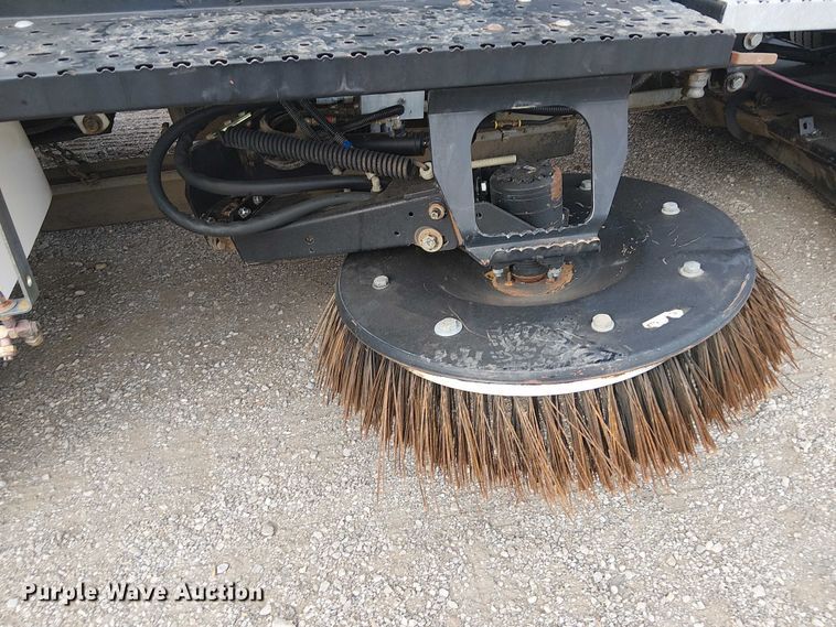 image for item EG1684 2013 International  4300M7 street sweeper truck