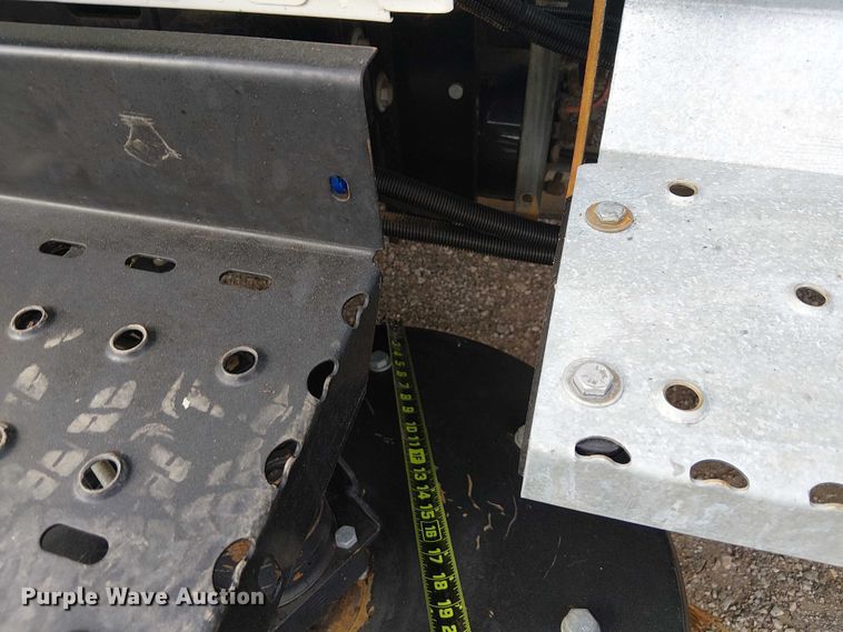 image for item EG1684 2013 International  4300M7 street sweeper truck