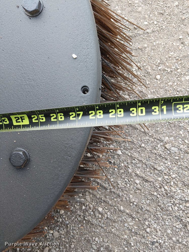 image for item EG1684 2013 International  4300M7 street sweeper truck