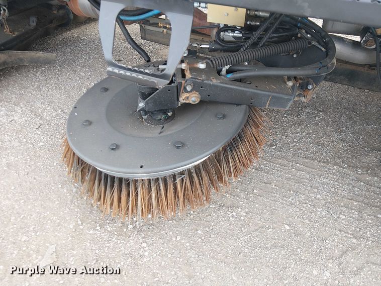 image for item EG1684 2013 International  4300M7 street sweeper truck