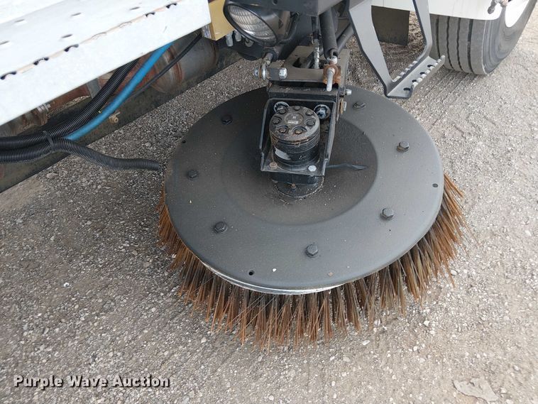 image for item EG1684 2013 International  4300M7 street sweeper truck