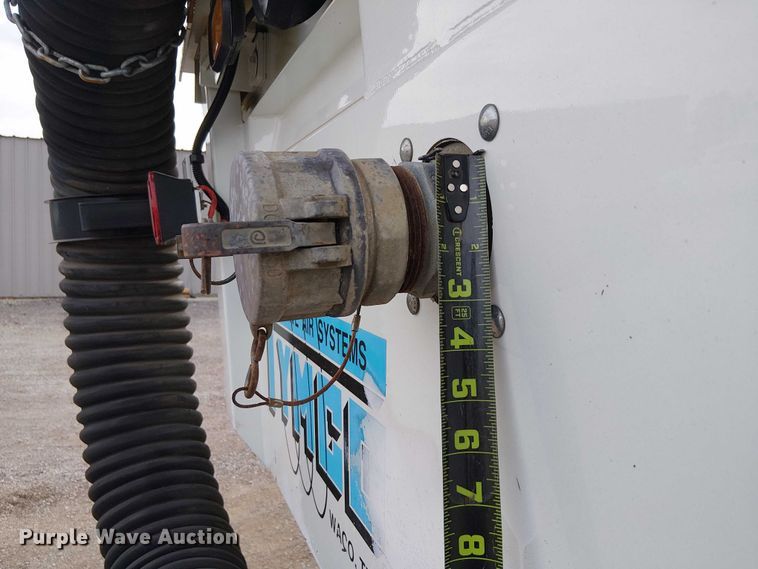 image for item EG1684 2013 International  4300M7 street sweeper truck