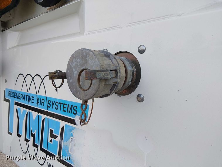 image for item EG1684 2013 International  4300M7 street sweeper truck