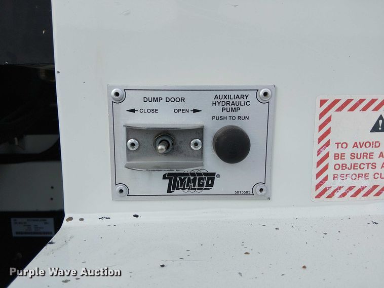 image for item EG1684 2013 International  4300M7 street sweeper truck