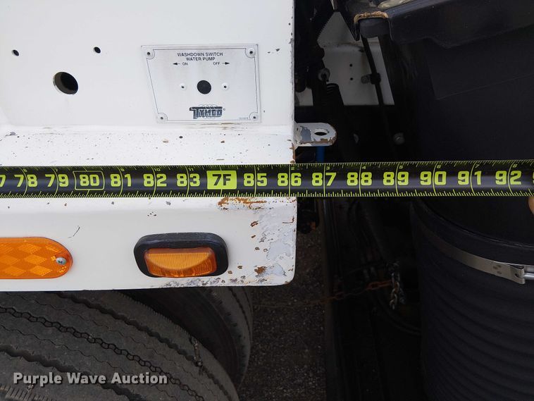 image for item EG1684 2013 International  4300M7 street sweeper truck