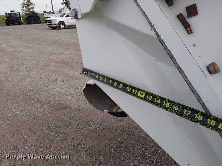 image for item EG1684 2013 International  4300M7 street sweeper truck