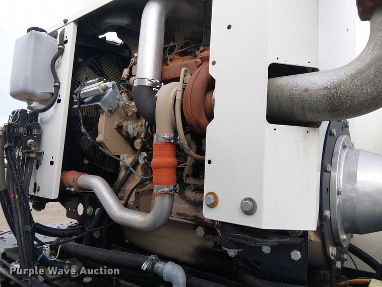 image for item EG1684 2013 International  4300M7 street sweeper truck