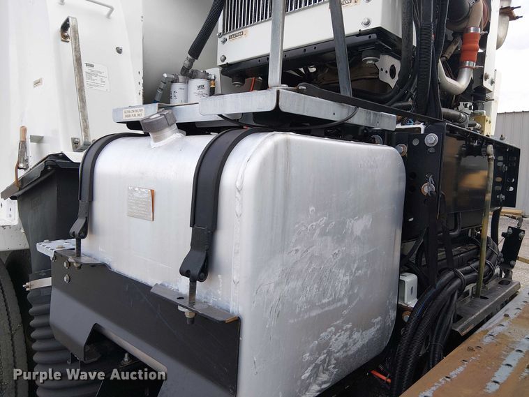 image for item EG1684 2013 International  4300M7 street sweeper truck