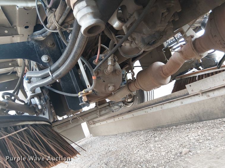 image for item EG1684 2013 International  4300M7 street sweeper truck