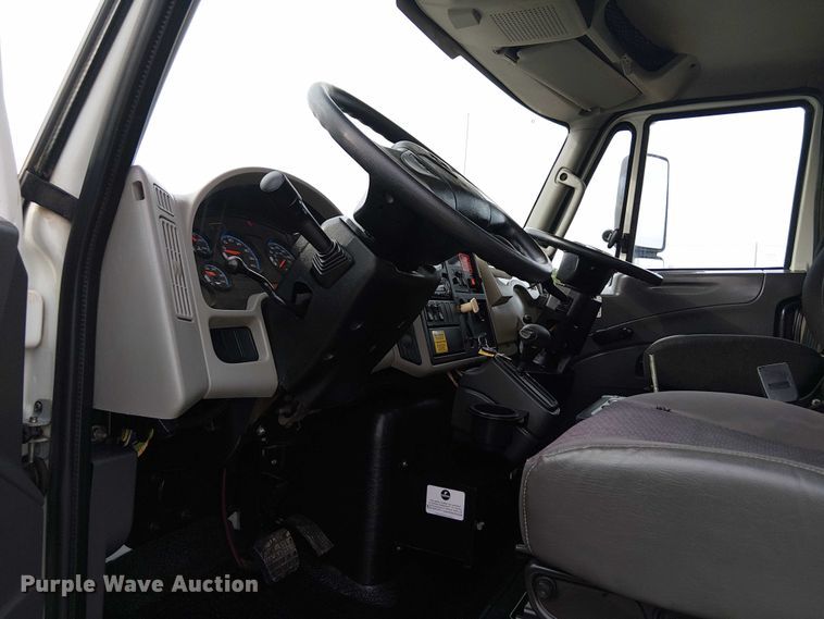 image for item EG1684 2013 International  4300M7 street sweeper truck